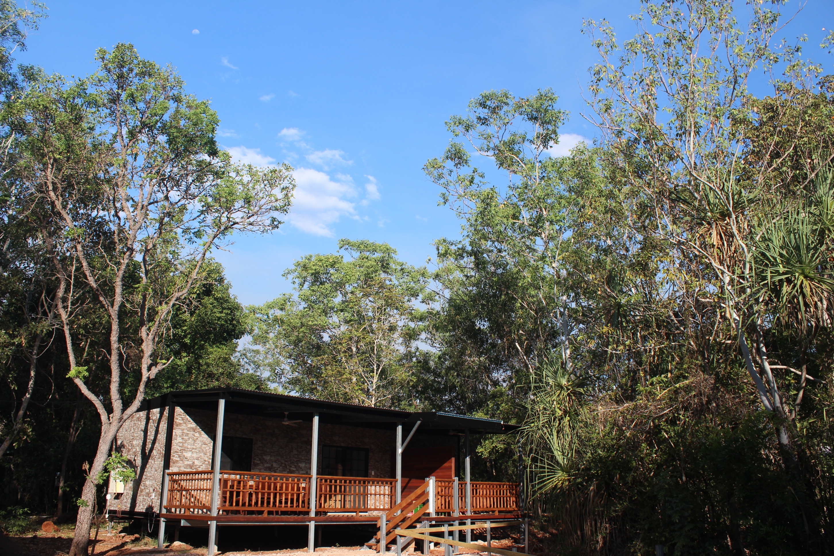 Ringer's 2 Bedroom Cabin with Indoor and Outdoor Shower.